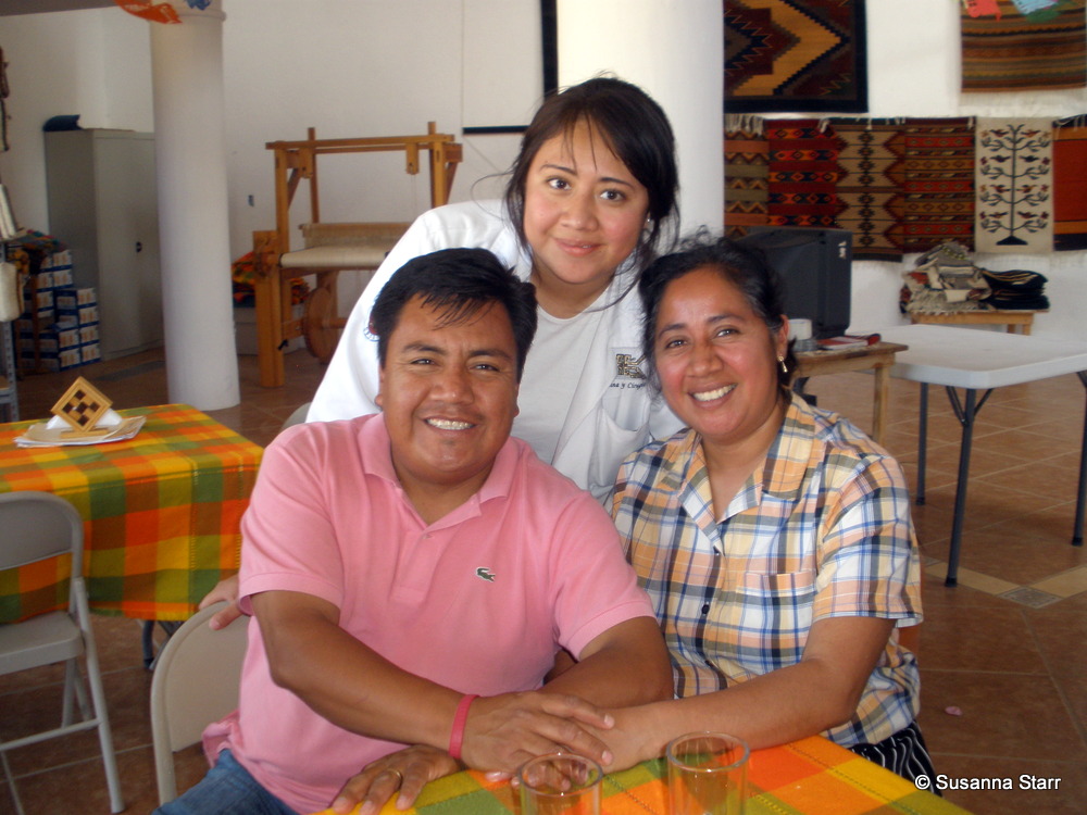 Diana, Karina and Pedro Montaño © Susanna Starr